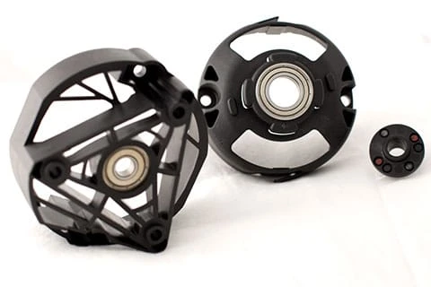 Metal insert i plastkomponent